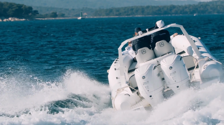 Новый сайт: Advance, катера премиум-класса